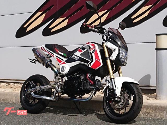 ホンダ グロム ２０１３年モデル カスタムペイント ロングスイングアーム バックステップ他カスタム ｂａｌｃｏｍ ｓｑｕａｒｅ ｗｏｒｌｄ ｂｉｋｅ 山口 新車 中古バイクなら グーバイク