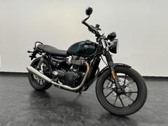 ＴＲＩＵＭＰＨ　スピードツイン９００　２０２４年モデル　ハンドルアップポスト　ライドモード　トラコン　左サドルバッグサポート