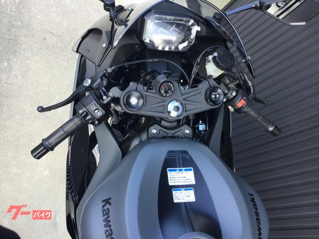 カワサキ Ninja ZX－6Rグレー エボニー／2026年モデル