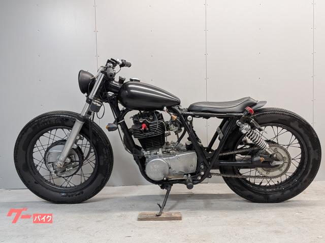 ヤマハ SR400 ボバーカスタム 検令和4年4月まで ヤマハ SR400 ボバーカスタム 車検2年付｜FLAT GROUP