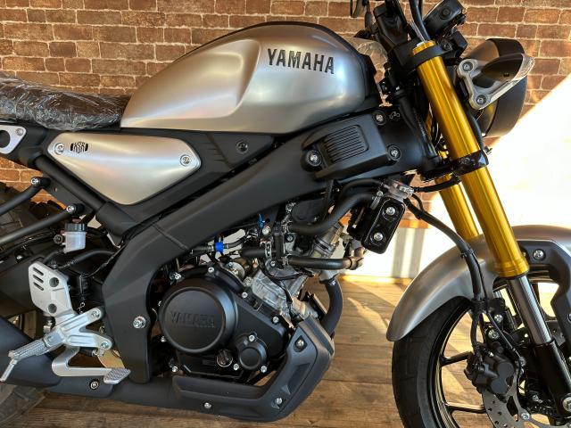 ヤマハ XSR125 ゴールドフロントフォーク｜(株)Bike 
