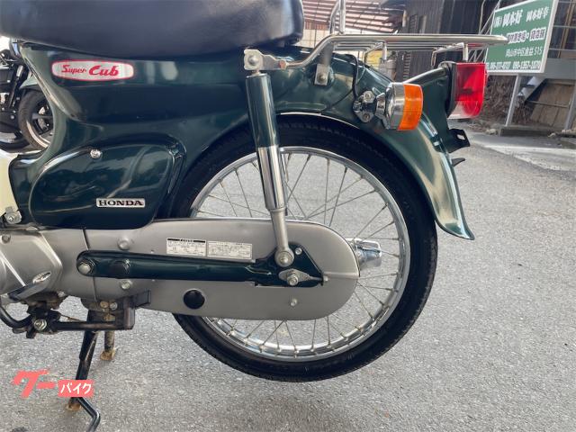 ★支払い総額6.2万円★関東圏内即日配送可能♪ホンダ スーパーカブ50Fi AA01 低燃費！高年式！フロントスクリーン付き！センターキャリア付き！ ホンダ スーパーカブ50 カスタムシート 風防付き Fキャリア付き