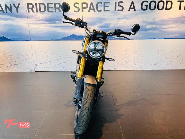TRIUMPH スピード400 バーエンドミラー・エンジンバー装着済