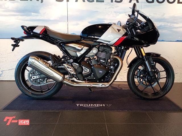 スラクストン４００　２０２６年モデル新型　ファントムブラック