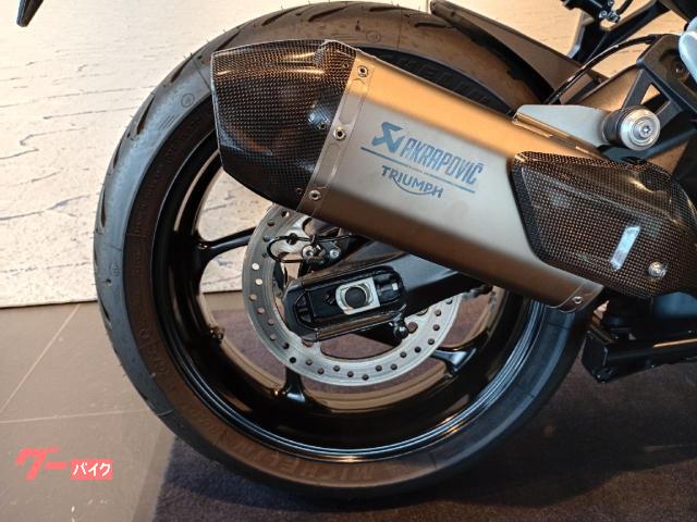 TRIUMPH タイガースポーツ800 アクラポビッチマフラー装着