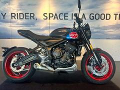 ＴＲＩＵＭＰＨ　トライデント６６０　Ｔｒｉｐｌｅ　Ｔｒｉｂｕｔｅ　Ｅｄｉｔｉｏｎ