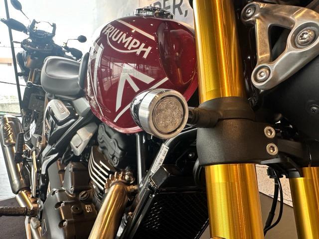 スピード400 アクセサリーパーツ多数装着