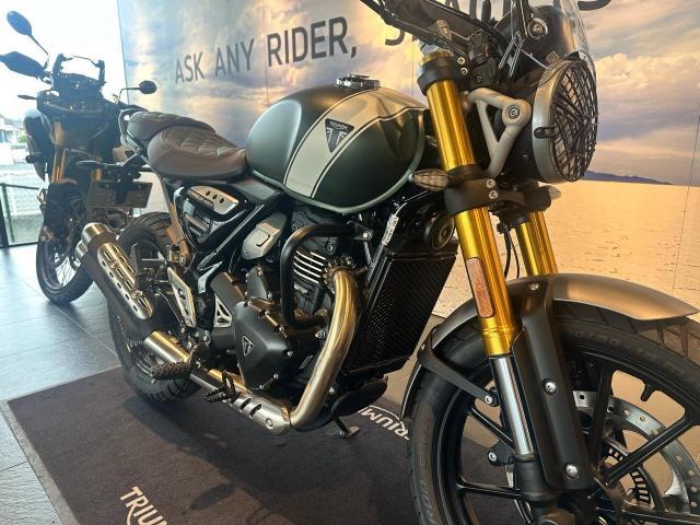 スクランブラー400X オプション多数装着