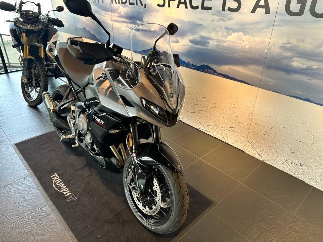 タイガー800 タイガースポーツ800現行モデル