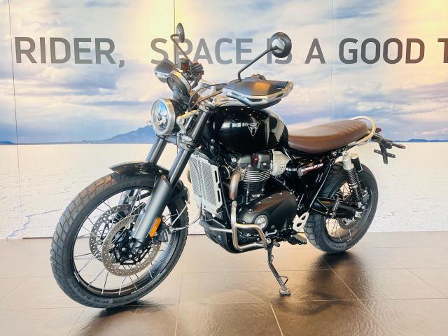 スクランブラー1200X アクセサリーパーツ装着済
