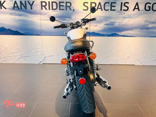 ボンネビルT120 オプションのシート ドレッサーバー装着済車両