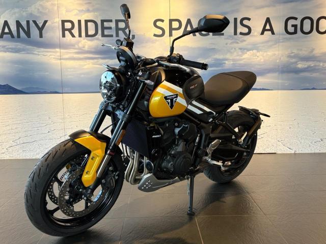 トライデント660 オプション多数装備