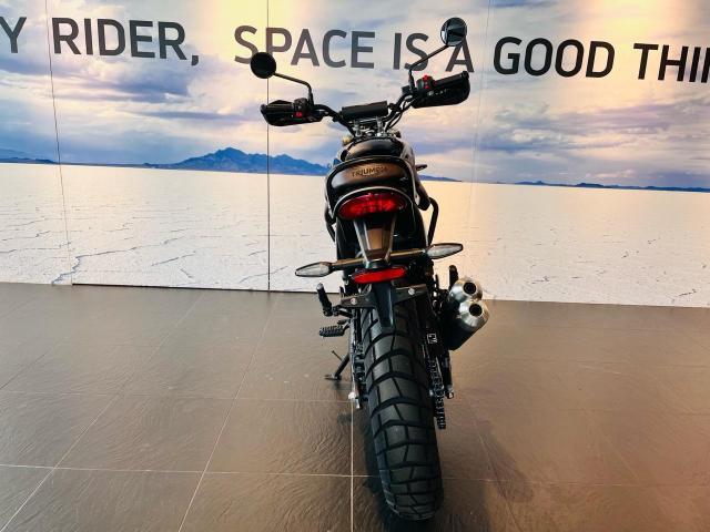 スクランブラー400X