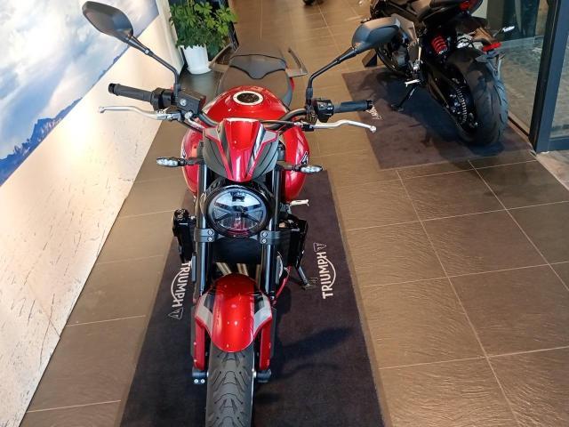 トライデント800 2026年新型モデル カーニバルレッド