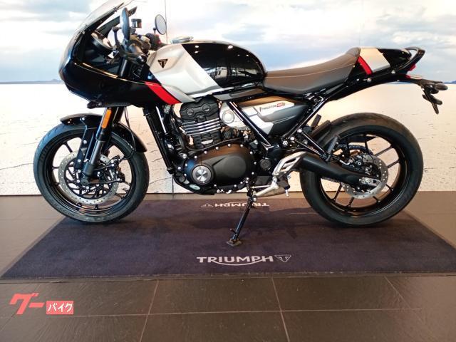 スラクストン400 2026年モデル新型 ファントムブラック