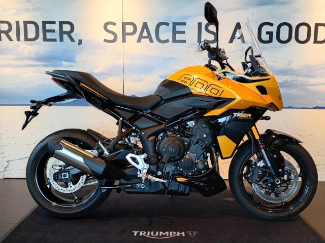 タイガースポーツ800 コスミックイエロー 2026年式