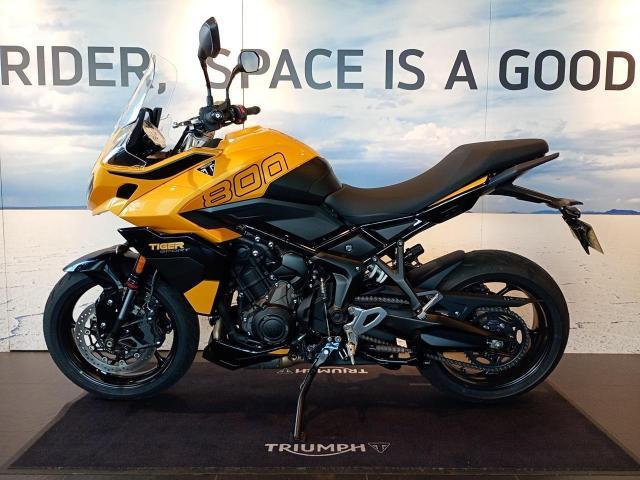 タイガースポーツ800 コスミックイエロー 2026年式