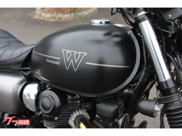 カワサキ W800 ストリート メタリックフラットスパークブラック