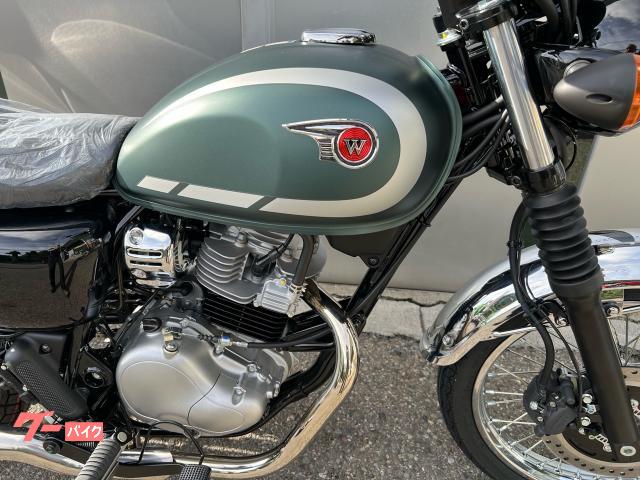 バイク カワサキW230燃料タンク 凹みあり