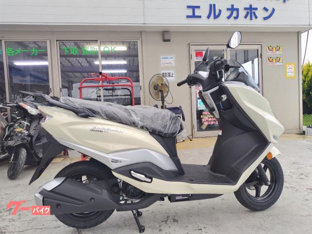 バーグマンストリート１２５ＥＸ　２０２６年モデル　パールグレイスホワイト