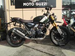 ＴＲＩＵＭＰＨ　スクランブラー４００Ｘ　ＥＴＣ　エンジンガード　サイドバックキャリア