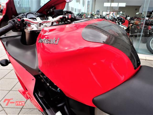 カワサキ Ｎｉｎｊａ ＺＸ－１２Ｒ Ｂ２ マレーシア仕様 バーハンドル