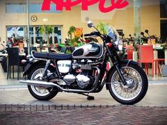 ＴＲＩＵＭＰＨ　ボンネビルＴ１００　１１０周年アニバーサリーエディション　ワンオーナー　取説有り　スクリーン　ベビーフェイスバックステップ