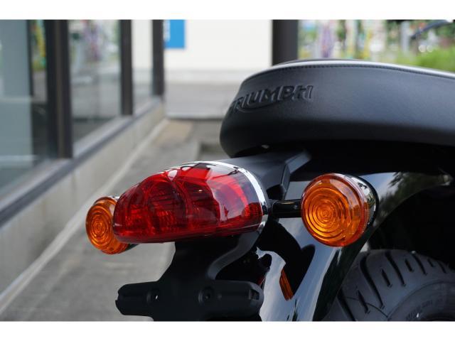 ボンネビルT100