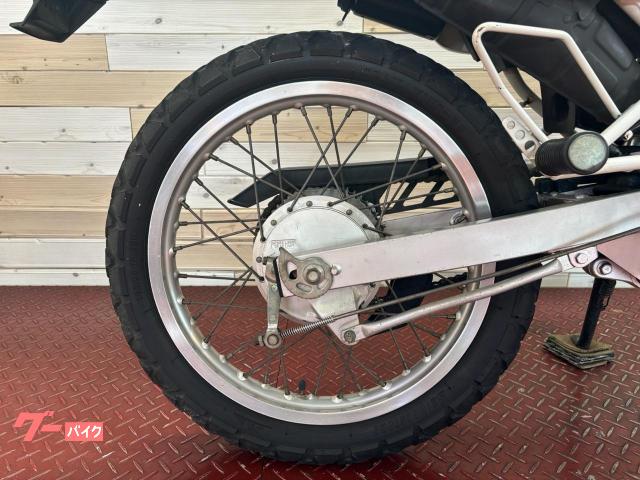 スズキ ジェベル125 ヘッドライトガード キャブレター オフロード スズキ ジェベル125 ヘッドライトガード キャブレター オフロード