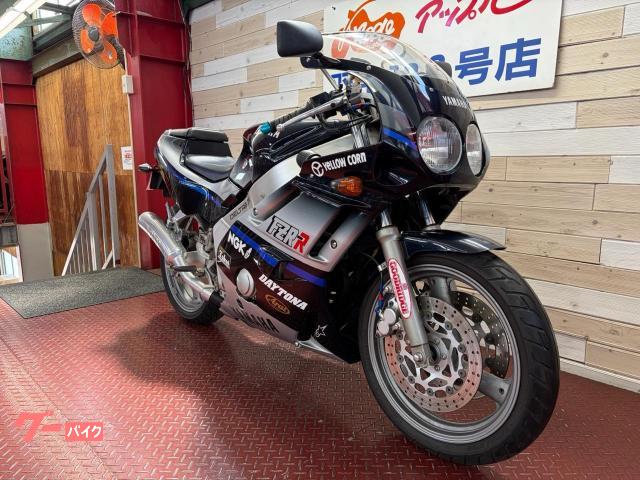 ヤマハ FZR400R 1WG シャイニーブラック／ファインシルバー