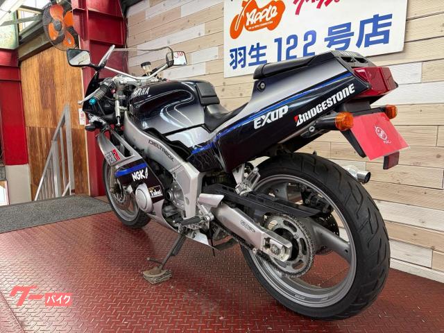 ヤマハ FZR400R 1WG シャイニーブラック／ファインシルバー