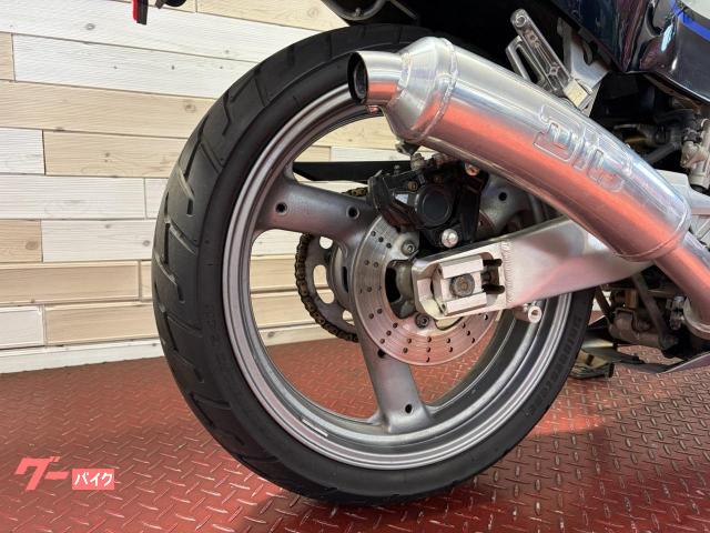 ヤマハ FZR400R 1WG シャイニーブラック／ファインシルバー