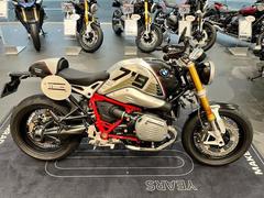 ＢＭＷ　Ｒ　ｎｉｎｅＴ　　ナイトブラック　シリンダーヘッドカバー　バーエンドミラー