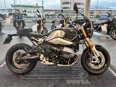 ＢＭＷ　Ｒ　ｎｉｎｅＴ　ブラックストーム　フロントカウル　アクラボビッチスポーツマフラー