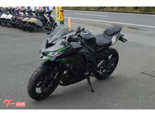 【中古】 レプリカ 昭和のバイクブーム世代が困惑!? 「Ninja ZX-25R」はレーサー