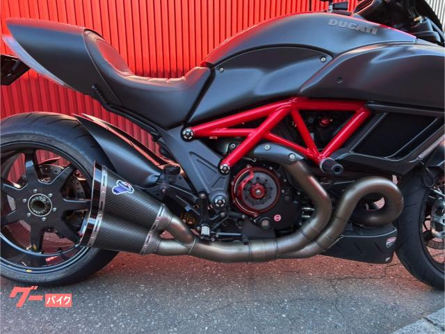 DUCATI ディアベル カーボン｜DUCATI正規取扱店