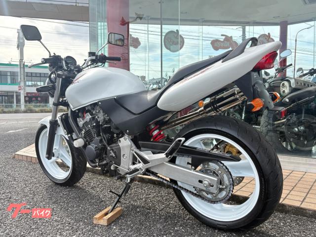 ホンダ HORNET 社外マフラー パールサンビームホワイト 2007