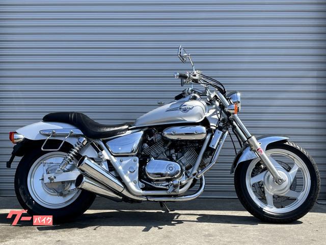 Ｖ−ＴＷＩＮ　ＭＡＧＮＡ　メッキフェンダー・サイドカバー　エンジンガード　バッテリー新品