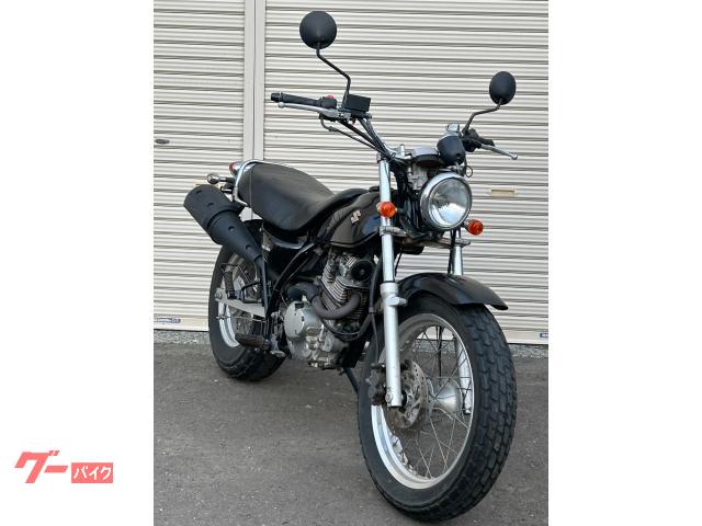 スズキ バンバン200 脱力系ストリートモデル タイヤ前後新品