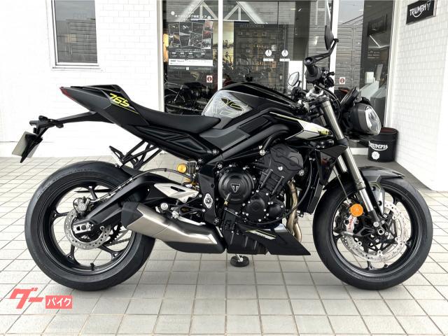 TRIUMPH ストリートトリプルRS ファントムブラック