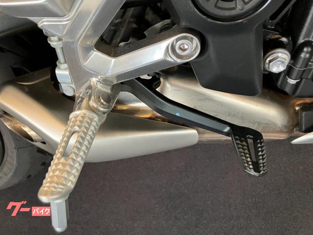 TRIUMPH トライデント660 コスミックイエロー／サファイア