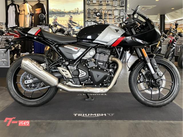 TRIUMPH スラクストン400 ファントムブラック／アルミニウム