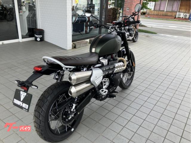 TRIUMPH スクランブラー1200X マットカーキ サイドアップ