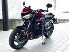 ストリートトリプルRS カーニバルレッド 現行モデル クイックシフター ボディ同色フライスクリーンキット