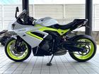 デイトナ660 トライアンフ水戸オリジナルカスタム 登録済未使用車 スノードニアホワイト／レーシングイエロー／サファイアブラック