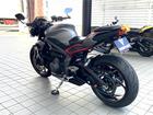 ストリートトリプル765R LOW マットシルバーアイス シート高780mm アップ ダウンクイックシフター