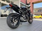 ストリートトリプル765R ファントムブラック 現行モデル 上下クイックシフター