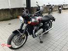 ボンネビルT120 アルミニウムシルバー／クランベリーレッド 2026年モデル