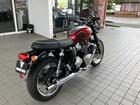 ボンネビルT120 アルミニウムシルバー／クランベリーレッド 2026年モデル