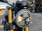 スピード400 スクランブラーXタンク装着モデルファントムブラック／シルバーアイス